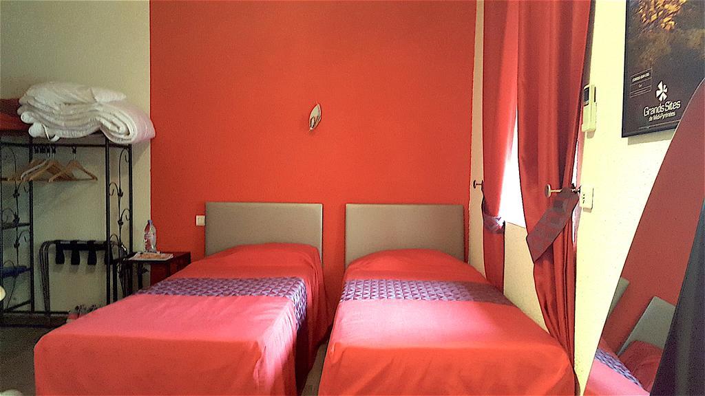 Hotel Le Gambetta Carmaux Exteriör bild